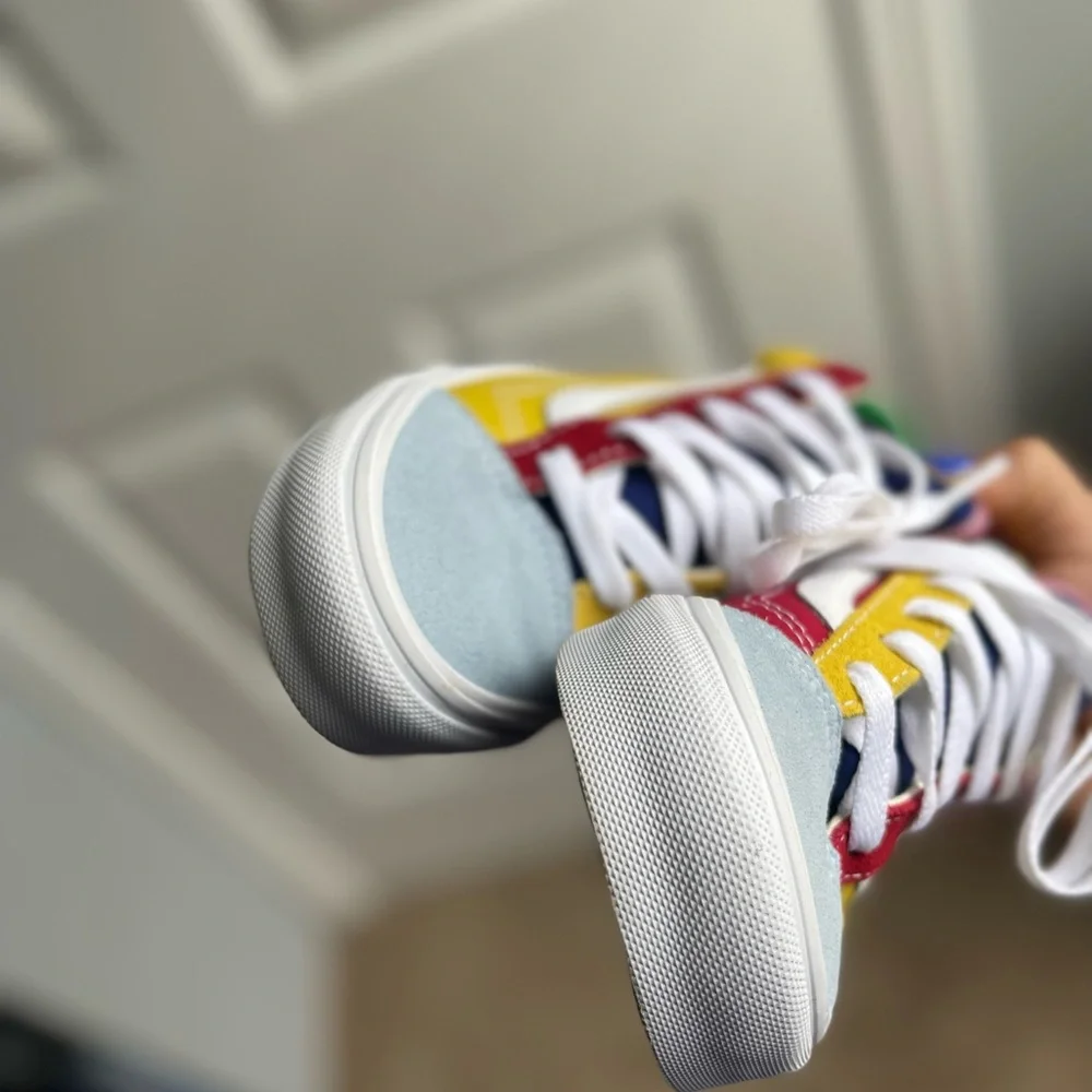 Vans - Picture 4 of 4